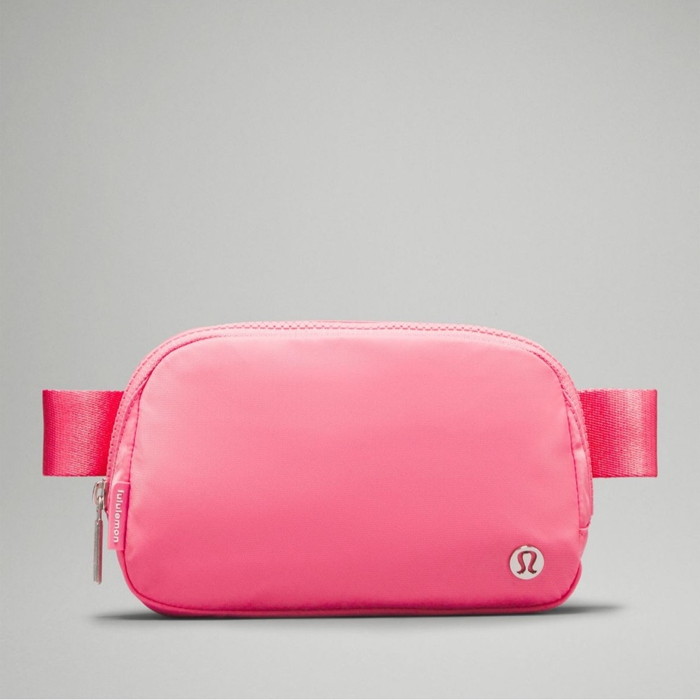 lululemon everywhere belt bag 1L 💕 SAKURA PINK